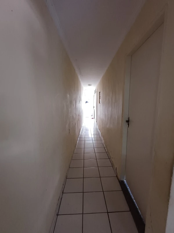 57323