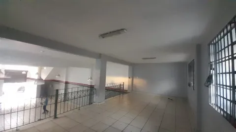 Salão Comercial em Vila Fanton