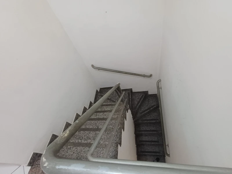 56473