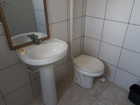 56578