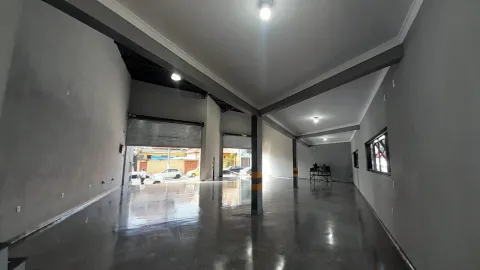 Salão Comercial para alugar em Vila Fanton