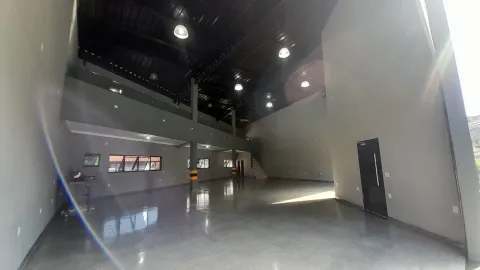 Salão Comercial para alugar em Vila Fanton