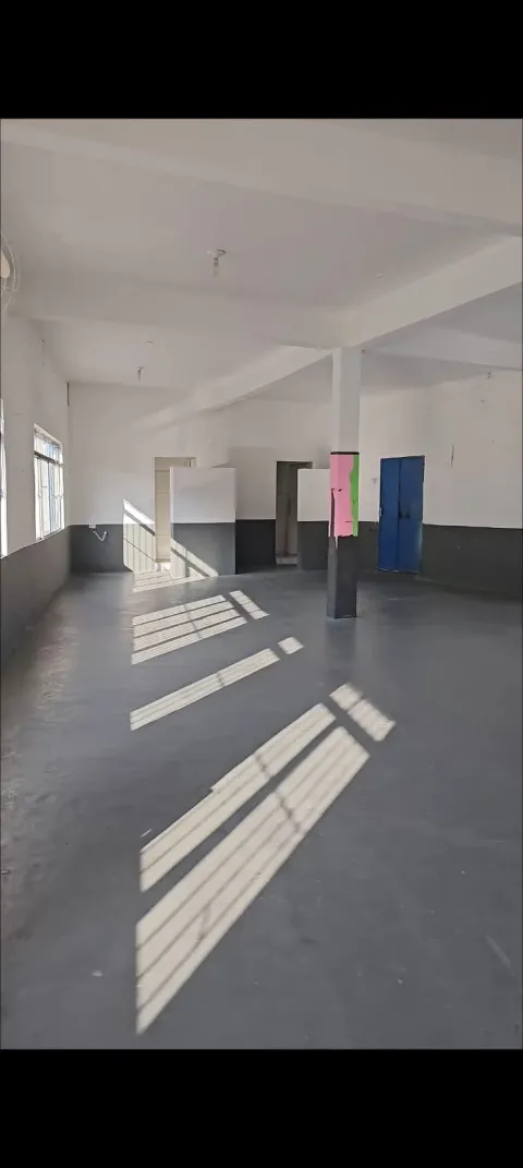 Salão Comercial para alugar em Vila Fanton