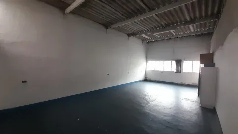 Salão Comercial para alugar em Vila Fanton