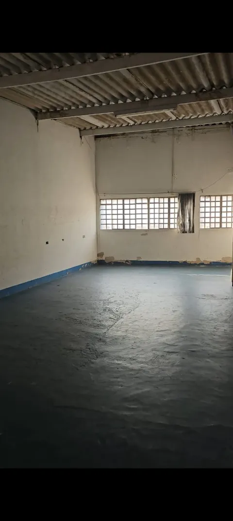 Salão Comercial para alugar em Vila Fanton