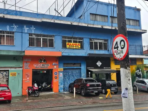 Salão Comercial para alugar em Vila Fanton