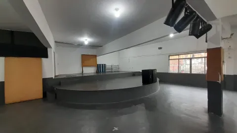 Salão Comercial para alugar em Vila Fanton